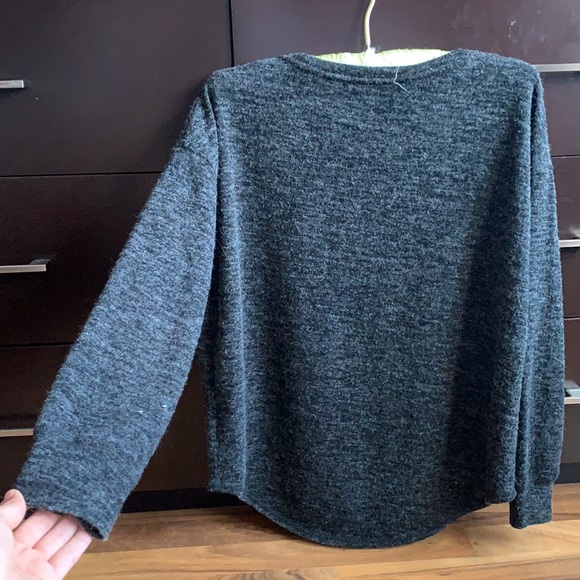 Roots long sleeve shirt. Size: M - Picture 2 of 3